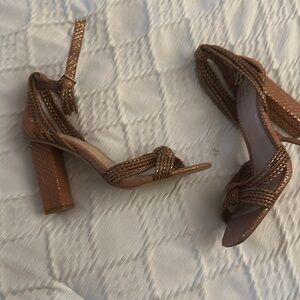 The most versatile block heels! Size women’s 7